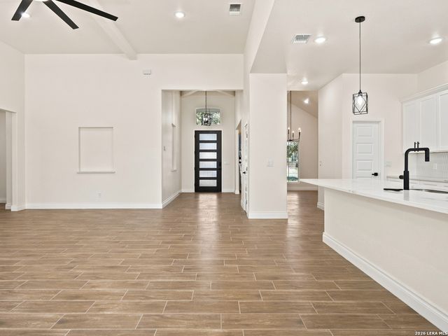 3814 Waterwood Pass Dr, Elmendorf, TX 78112