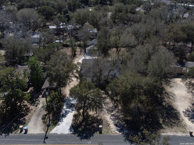3814 Waterwood Pass Dr, Elmendorf, TX 78112