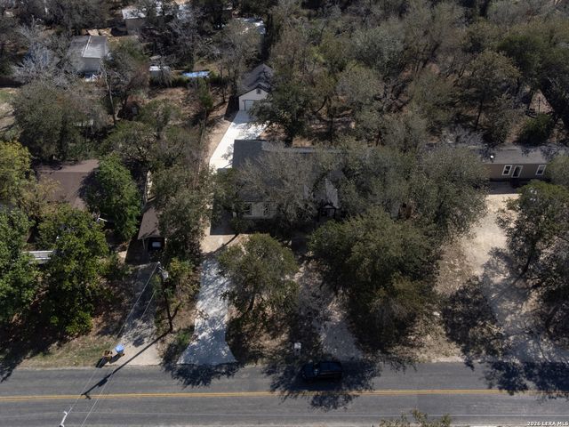 3814 Waterwood Pass Dr, Elmendorf, TX 78112