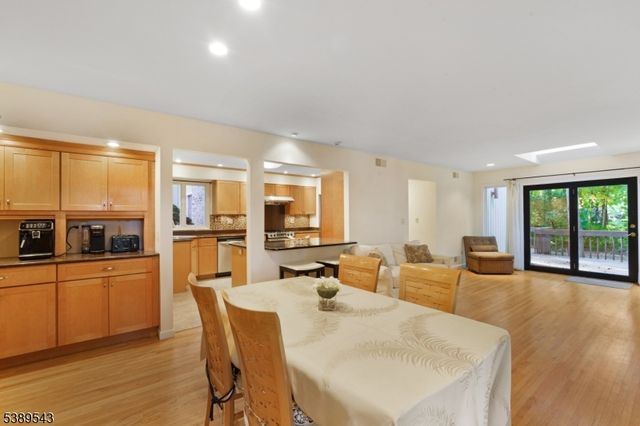 11 Willow Way, Florham Park Boro, NJ 07932