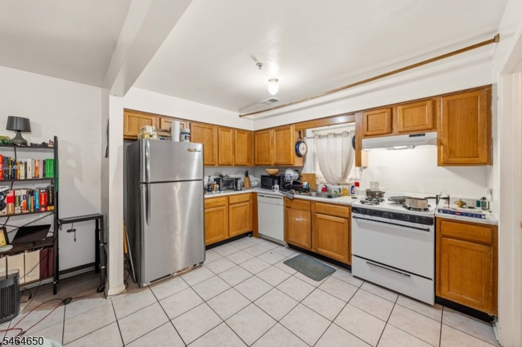 39 Wainwright St, Newark City, NJ 07112 — photo 3