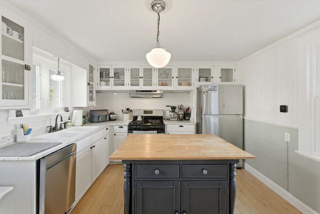 94 Allerton St, Plymouth, MA 02360