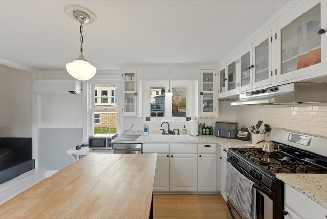 94 Allerton St, Plymouth, MA 02360