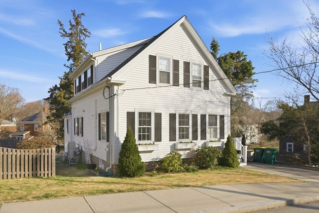94 Allerton St, Plymouth, MA 02360