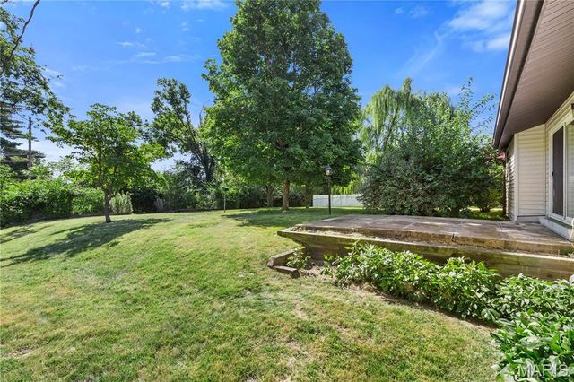 7 Greymore Drive, Chesterfield, MO 63017
