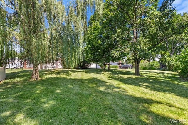 7 Greymore Drive, Chesterfield, MO 63017