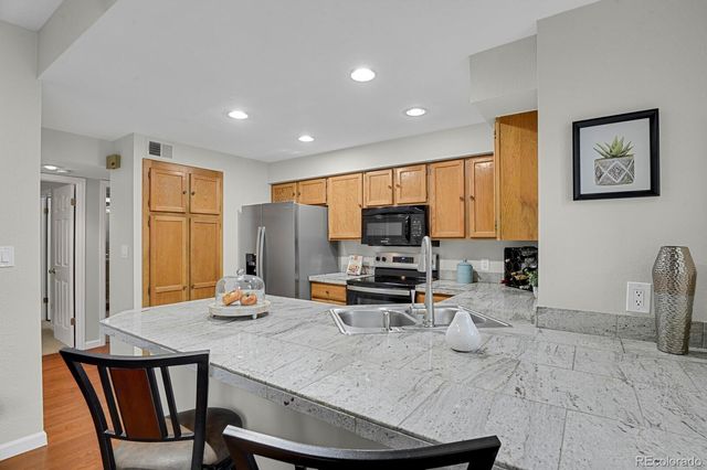 2685 S Dayton Way 232, Denver, CO 80231