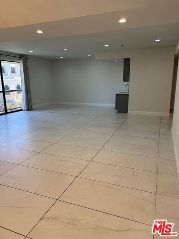 125 N Gale Drive 203, Beverly Hills, CA 90211