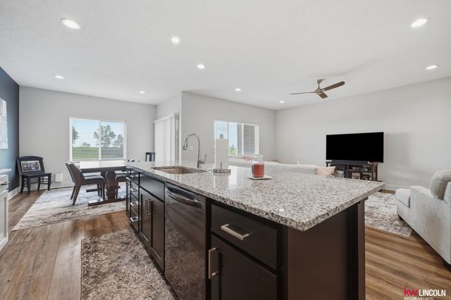 1871 Titan Place, Hickman, NE 68372