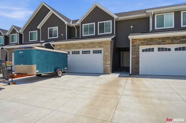 1871 Titan Place, Hickman, NE 68372