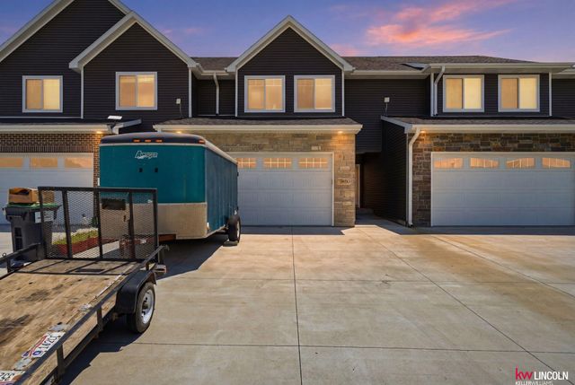 1871 Titan Place, Hickman, NE 68372