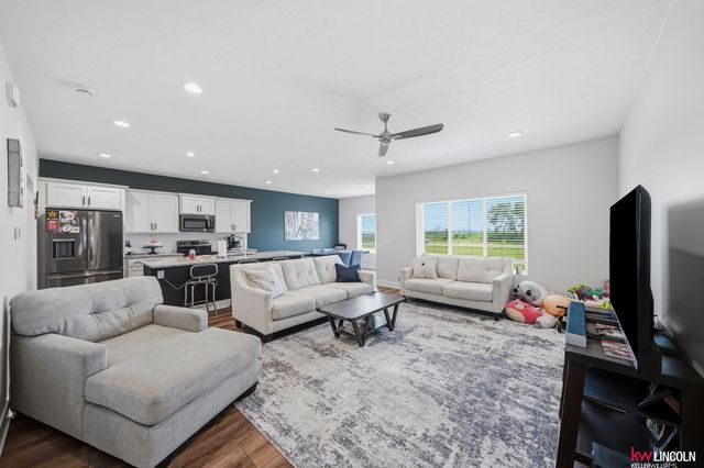 1871 Titan Place, Hickman, NE 68372