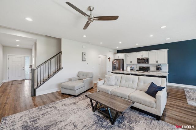 1871 Titan Place, Hickman, NE 68372