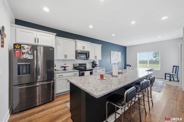 1871 Titan Place, Hickman, NE 68372