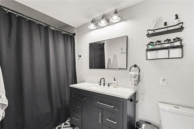 1101 Pacific Avenue, Osawatomie, KS 66064