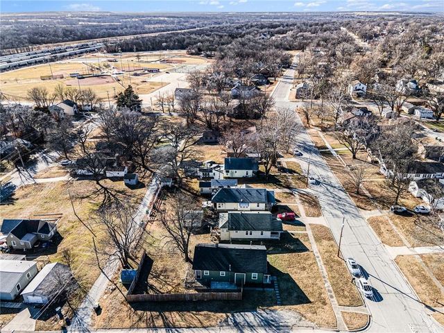 1101 Pacific Avenue, Osawatomie, KS 66064