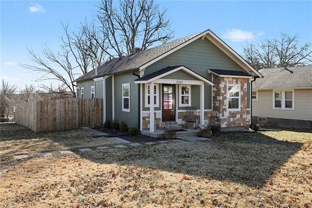 1101 Pacific Avenue, Osawatomie, KS 66064