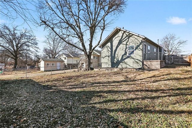 1101 Pacific Avenue, Osawatomie, KS 66064