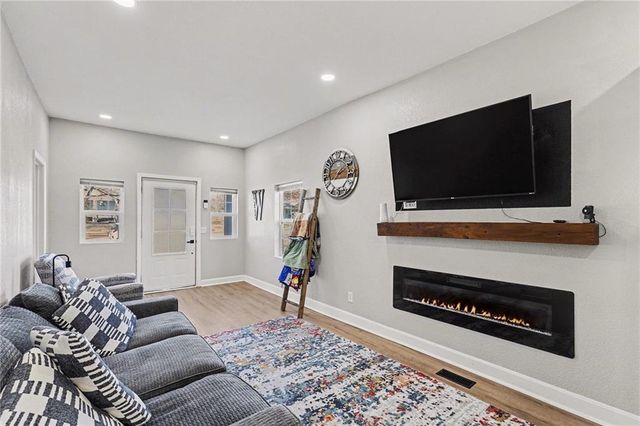 1101 Pacific Avenue, Osawatomie, KS 66064