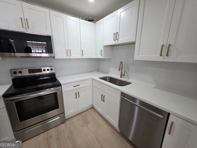 270 Winding River Road H, Atlanta, GA 30350