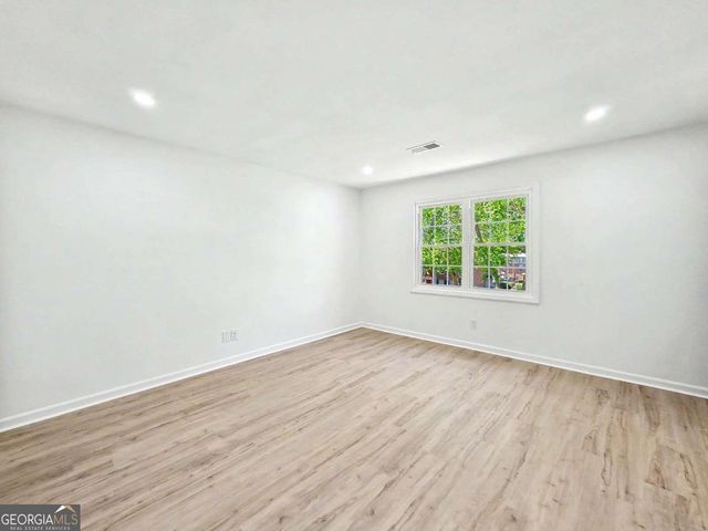 270 Winding River Road H, Atlanta, GA 30350