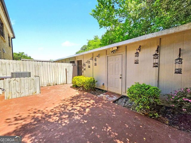 270 Winding River Road H, Atlanta, GA 30350