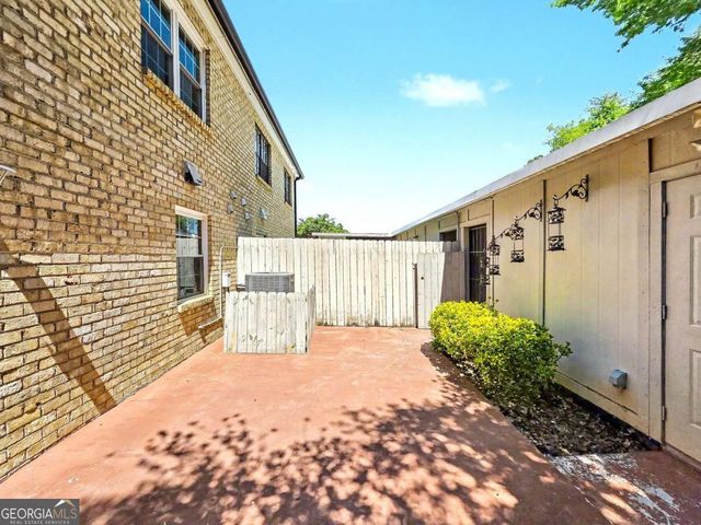 270 Winding River Road H, Atlanta, GA 30350
