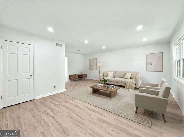 270 Winding River Road H, Atlanta, GA 30350
