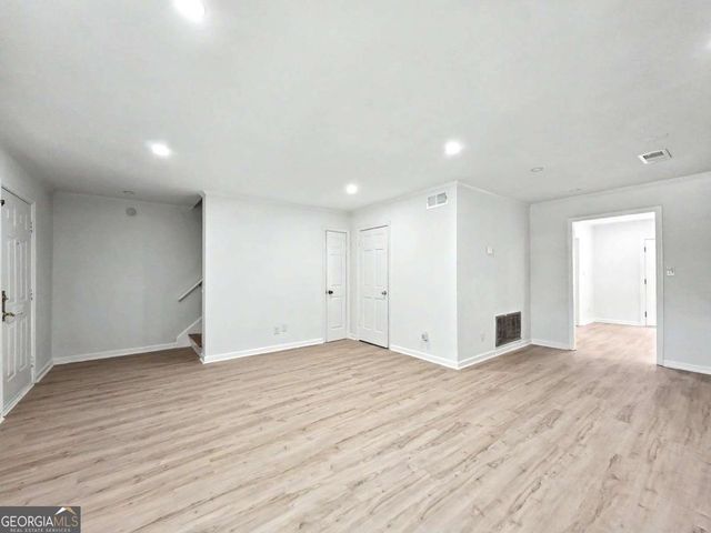 270 Winding River Road H, Atlanta, GA 30350