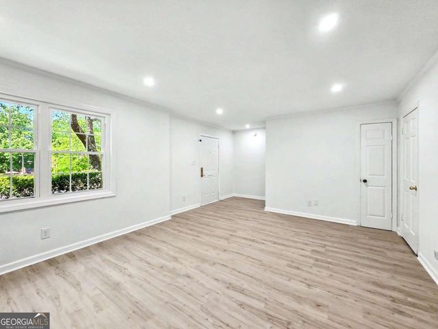 270 Winding River Road H, Atlanta, GA 30350