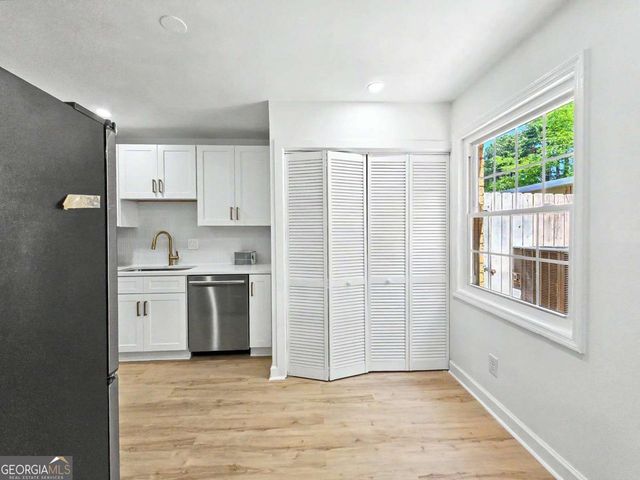 270 Winding River Road H, Atlanta, GA 30350