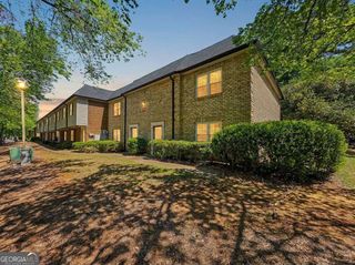 270 Winding River Road H, Atlanta, GA 30350