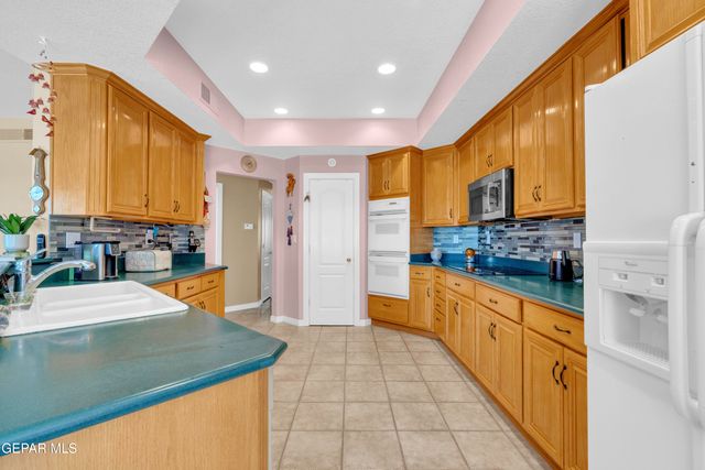 6558 EAGLE RIDGE Drive, El Paso, TX 79912