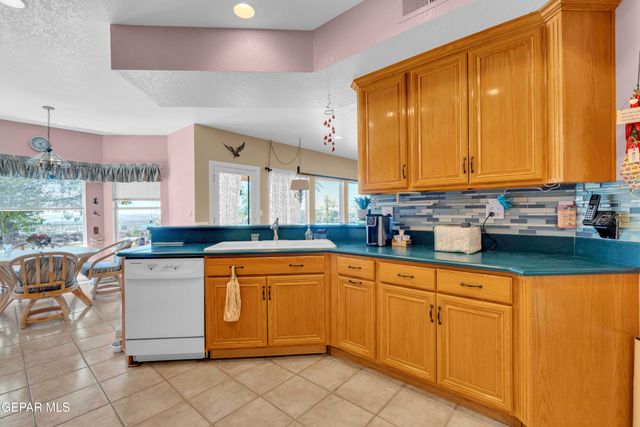 6558 EAGLE RIDGE Drive, El Paso, TX 79912