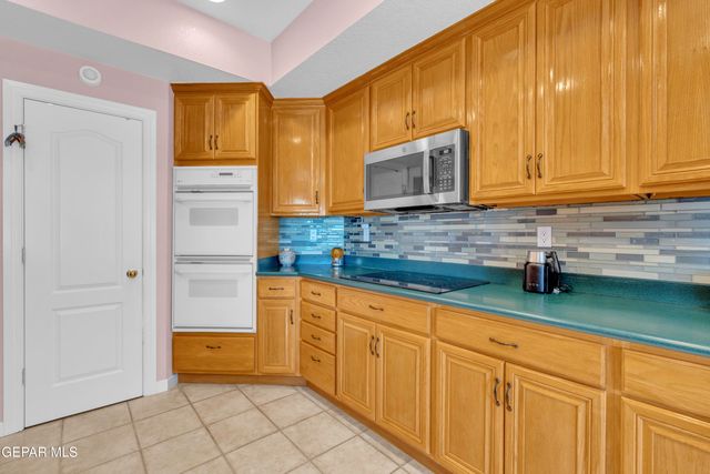 6558 EAGLE RIDGE Drive, El Paso, TX 79912