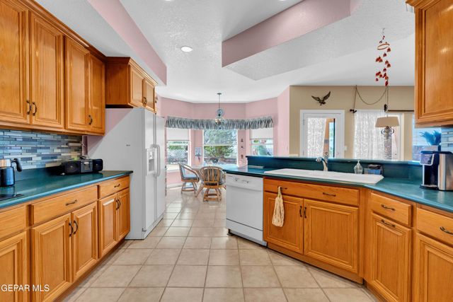6558 EAGLE RIDGE Drive, El Paso, TX 79912