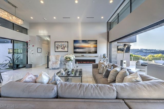 671 Scenic Rim Drive, Henderson, NV 89012