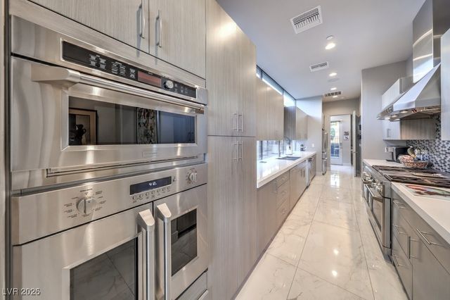 671 Scenic Rim Drive, Henderson, NV 89012