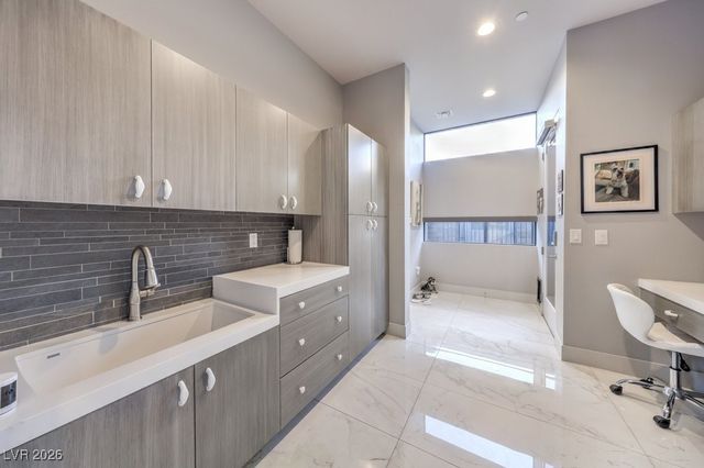 671 Scenic Rim Drive, Henderson, NV 89012