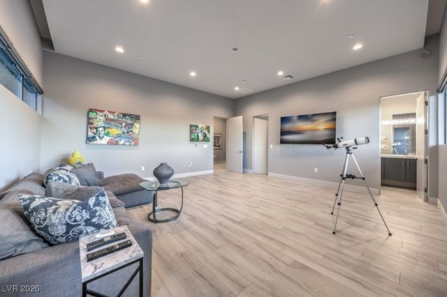 671 Scenic Rim Drive, Henderson, NV 89012