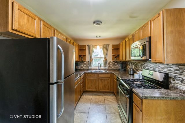 113 Pheasant Trail, Lake In The Hills, IL 60156