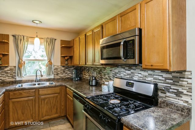 113 Pheasant Trail, Lake In The Hills, IL 60156