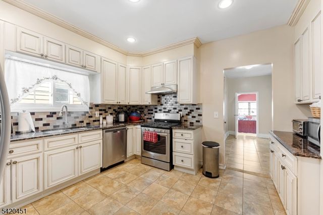 150 W 5Th Ave, Roselle Boro, NJ 07203
