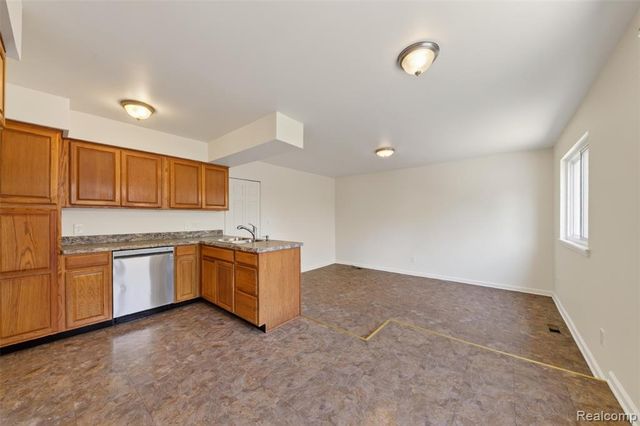 34624 Michelle Drive, Romulus, MI 48174