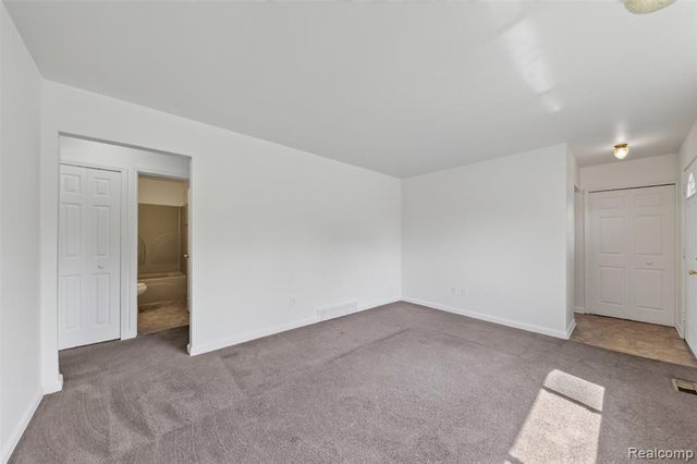 34624 Michelle Drive, Romulus, MI 48174