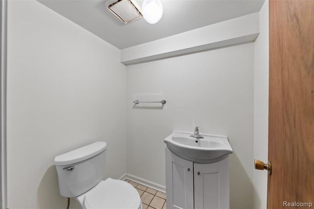 34624 Michelle Drive, Romulus, MI 48174