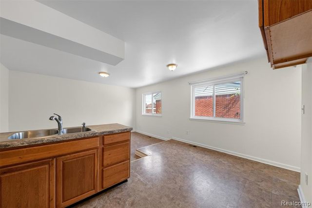 34624 Michelle Drive, Romulus, MI 48174