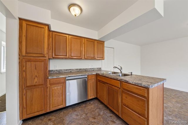 34624 Michelle Drive, Romulus, MI 48174
