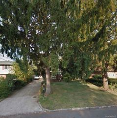 44 Westwood Avenue, Deer Park, NY 11729