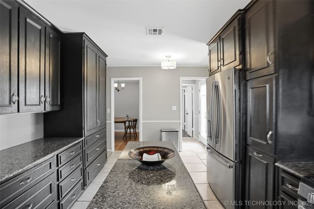 2406 S Joplin Avenue, Tulsa, OK 74114